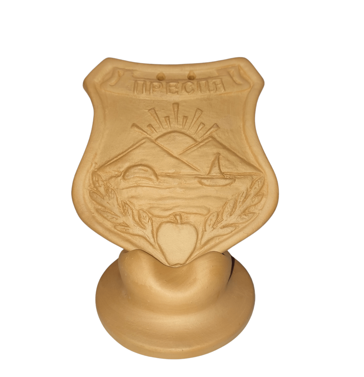 сувенири од глина со техника грнчарство, грбот на општина Ресен